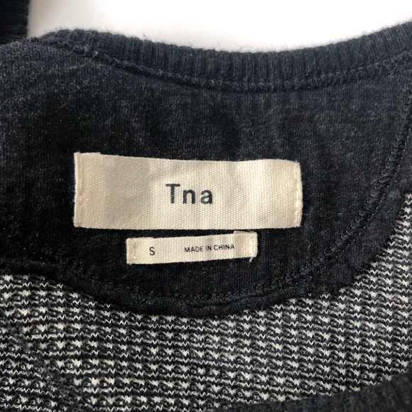 Aritzia TNA Thermal Top - Picture 6 of 6